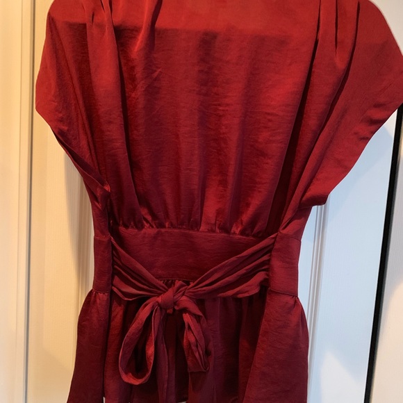 Pretty brick reddish blouse! - Picture 2 of 4